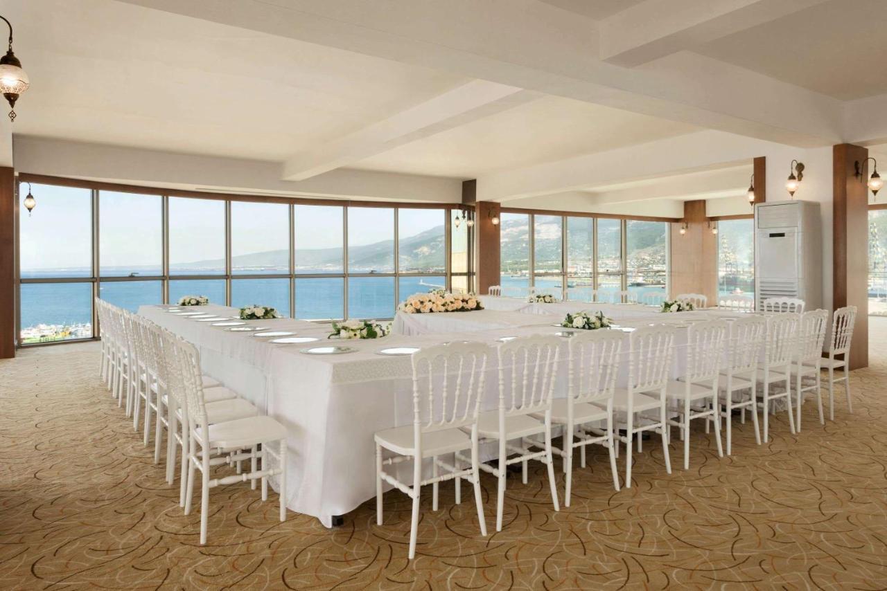 Ramada By Wyndham Iskenderun Hotel Buitenkant foto