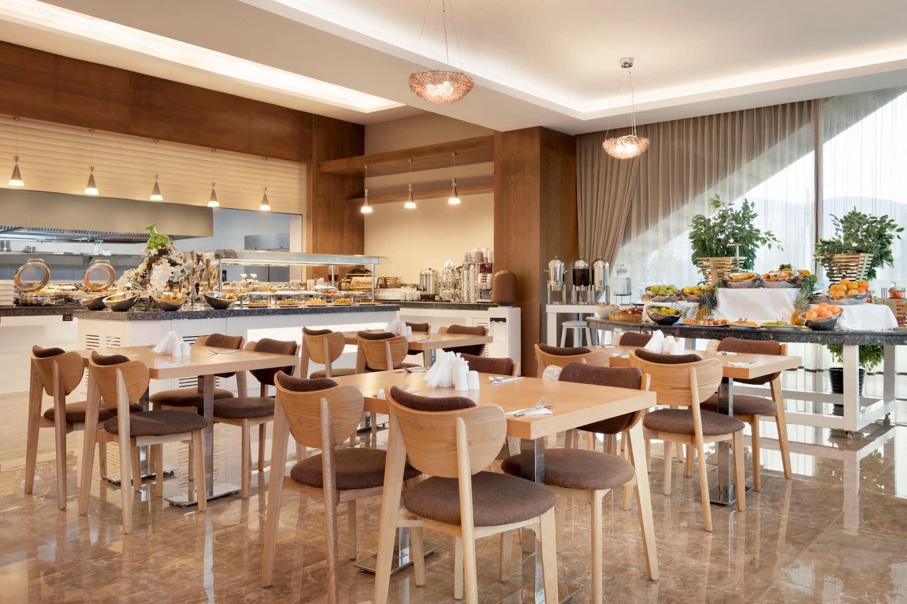 Ramada By Wyndham Iskenderun Hotel Buitenkant foto