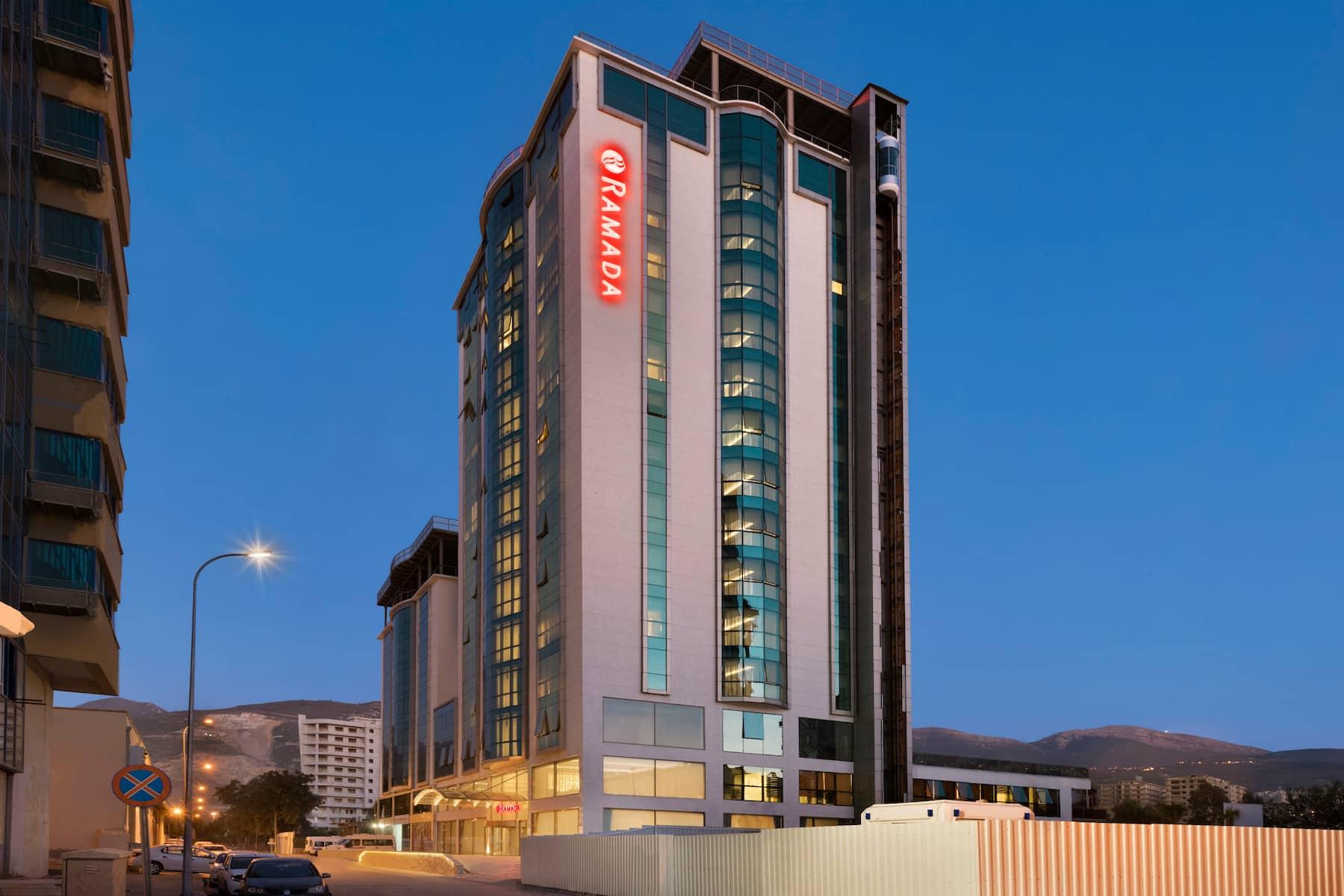 Ramada By Wyndham Iskenderun Hotel Buitenkant foto