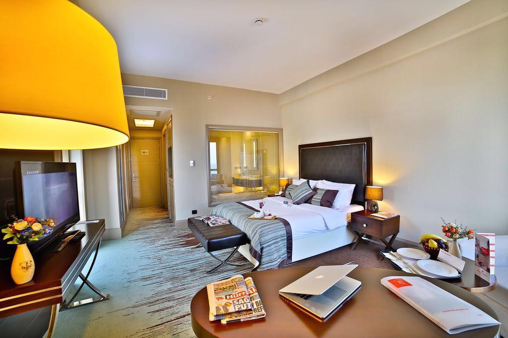 Ramada By Wyndham Iskenderun Hotel Buitenkant foto