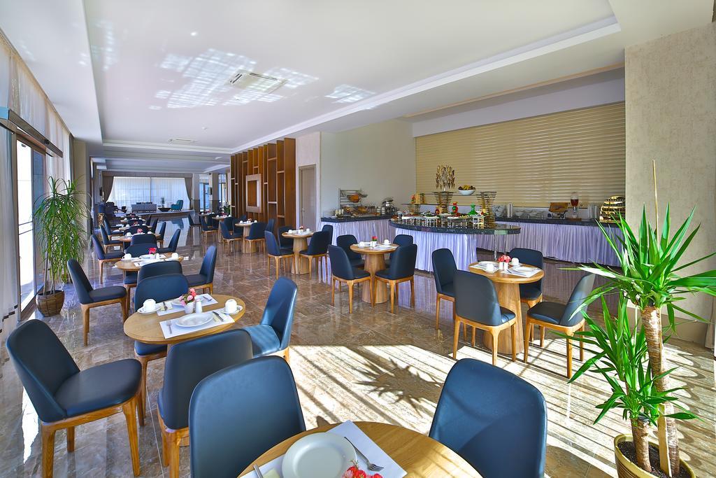 Ramada By Wyndham Iskenderun Hotel Buitenkant foto