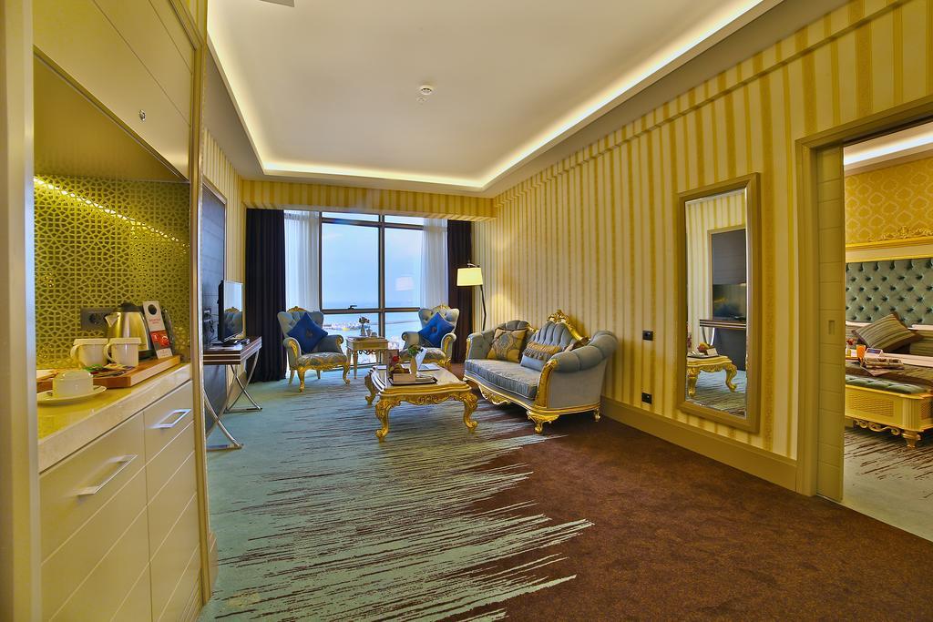 Ramada By Wyndham Iskenderun Hotel Buitenkant foto