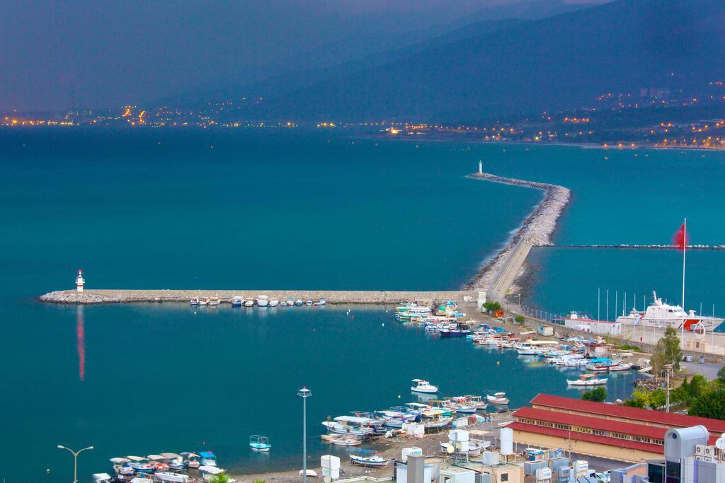 Ramada By Wyndham Iskenderun Hotel Buitenkant foto