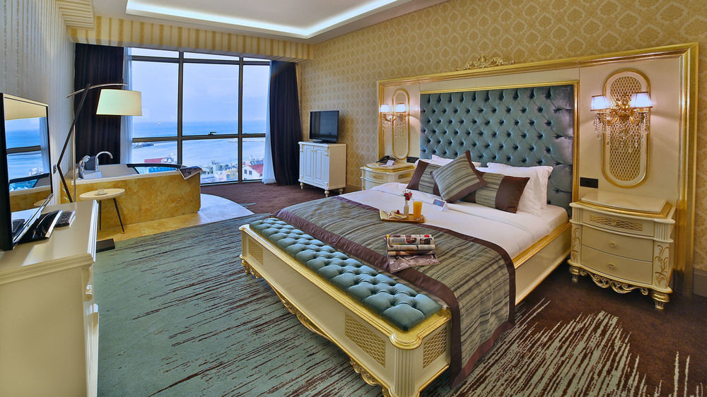 Ramada By Wyndham Iskenderun Hotel Buitenkant foto